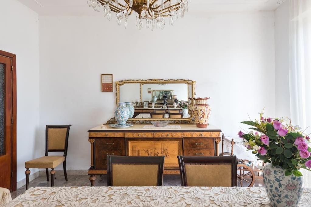 Top Floor Apartment Near Historic Fortino Catania Luaran gambar