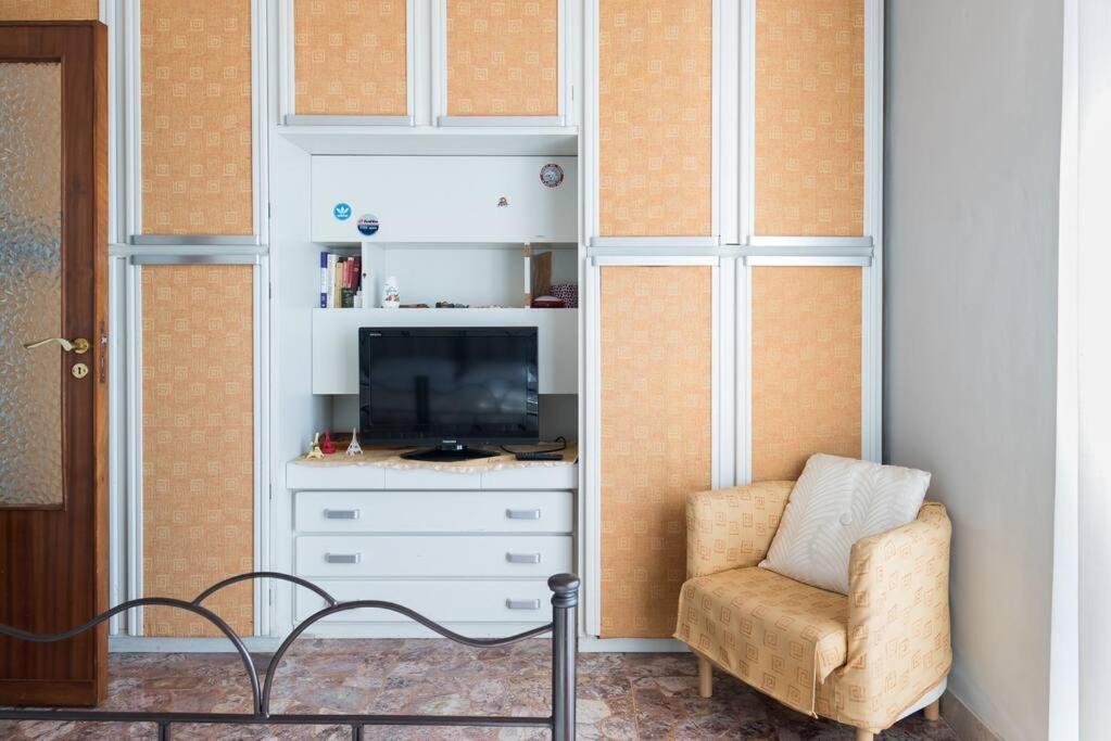 Top Floor Apartment Near Historic Fortino Catania Luaran gambar