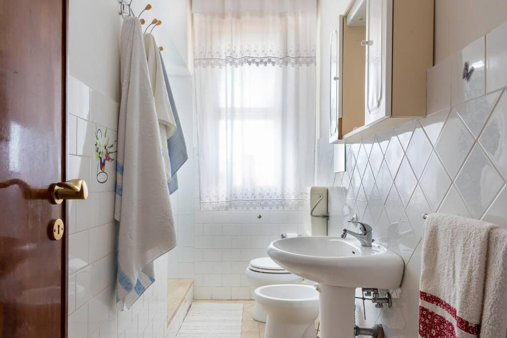 Top Floor Apartment Near Historic Fortino Catania Luaran gambar