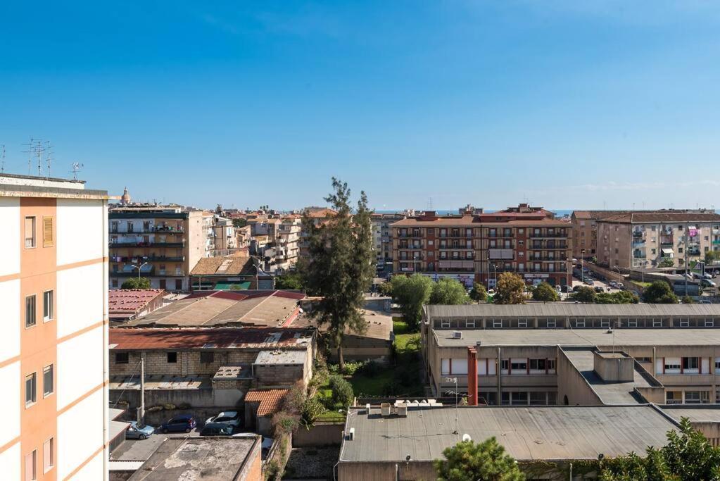 Top Floor Apartment Near Historic Fortino Catania Luaran gambar