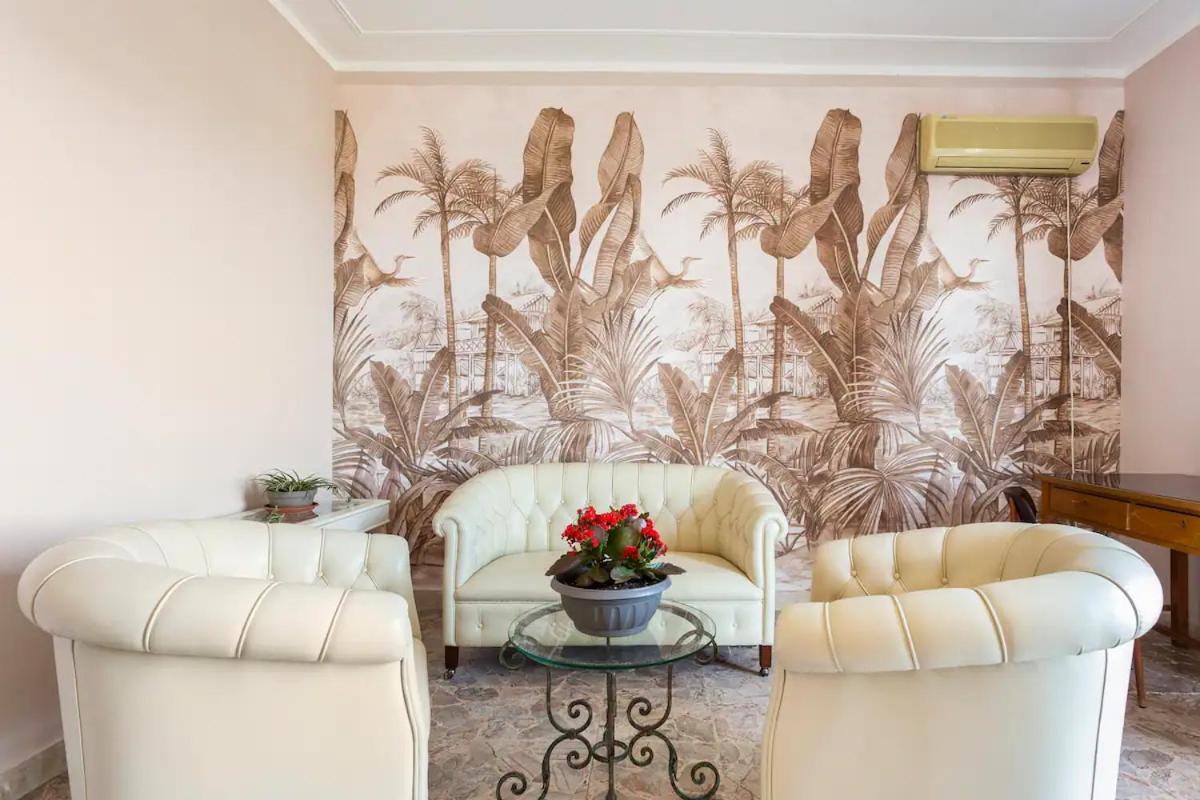 Top Floor Apartment Near Historic Fortino Catania Luaran gambar