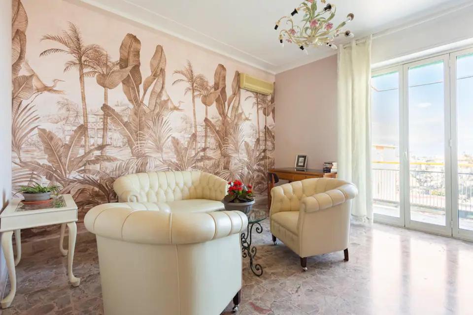Top Floor Apartment Near Historic Fortino Catania Luaran gambar