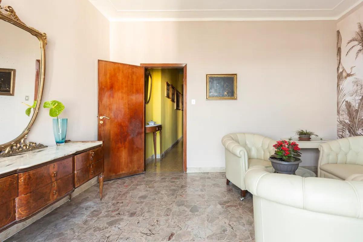 Top Floor Apartment Near Historic Fortino Catania Luaran gambar